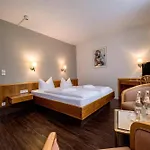 San Andreas Hotel *